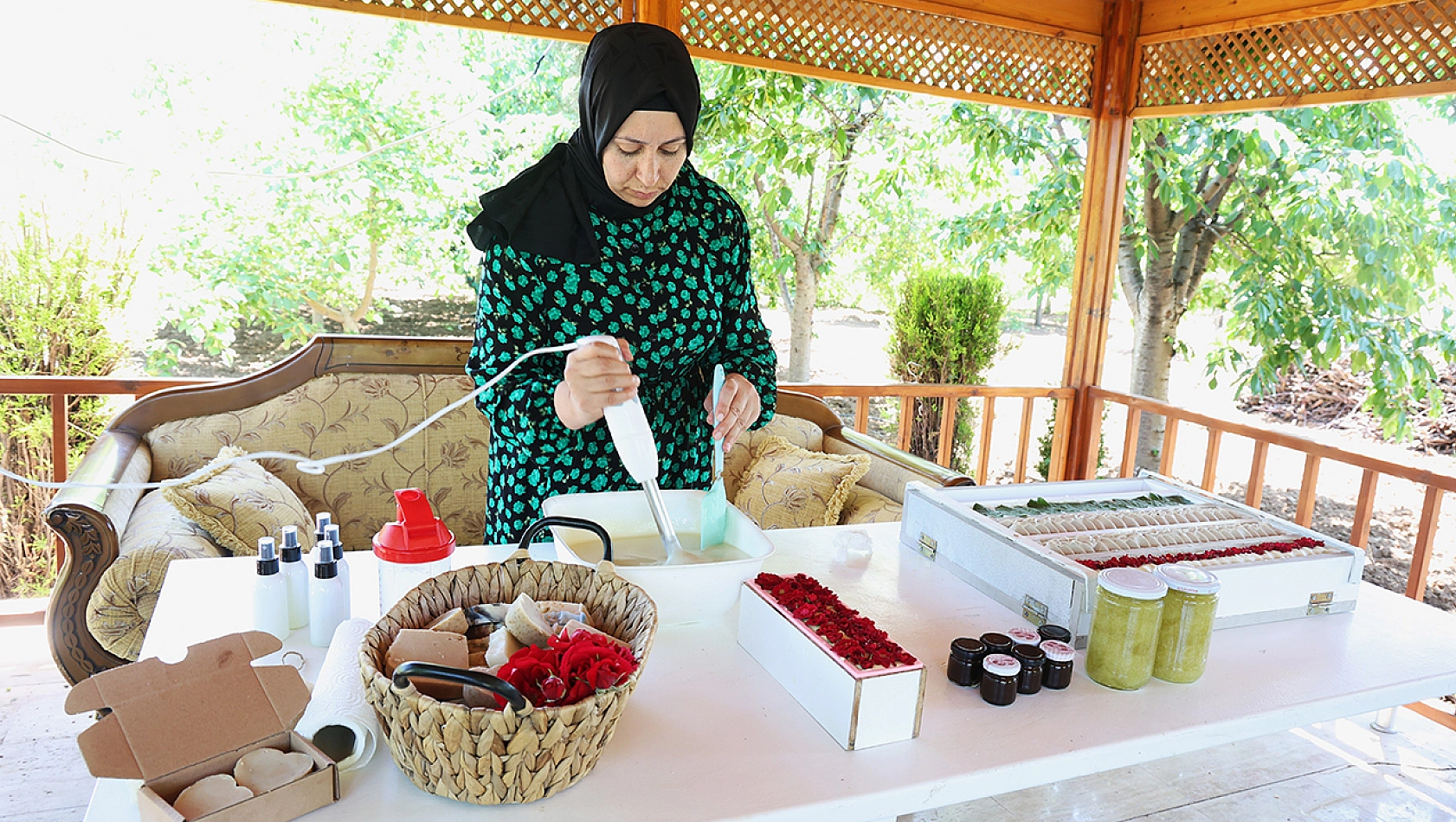 Hobi Olarak Başladı Şimdi Üretici