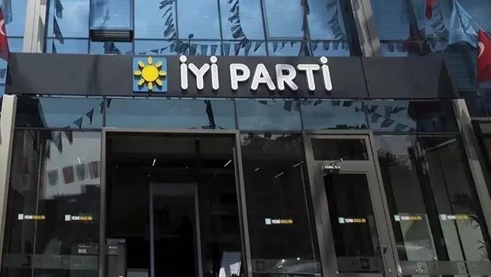 İYİ Parti Adayı Seçimden Çekildi!