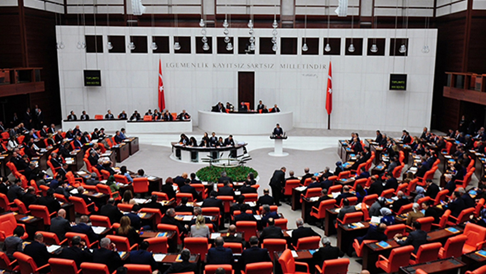 Kamu yöneticilerine 30 bin TL'lik zam teklifinden vazgeçildi