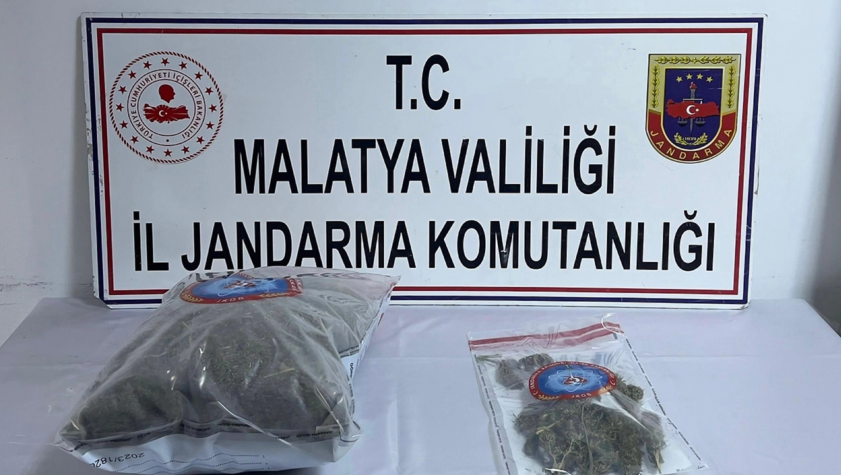 Malatya'da jandarma operasyonu: 3 kilo esrar yakalandı
