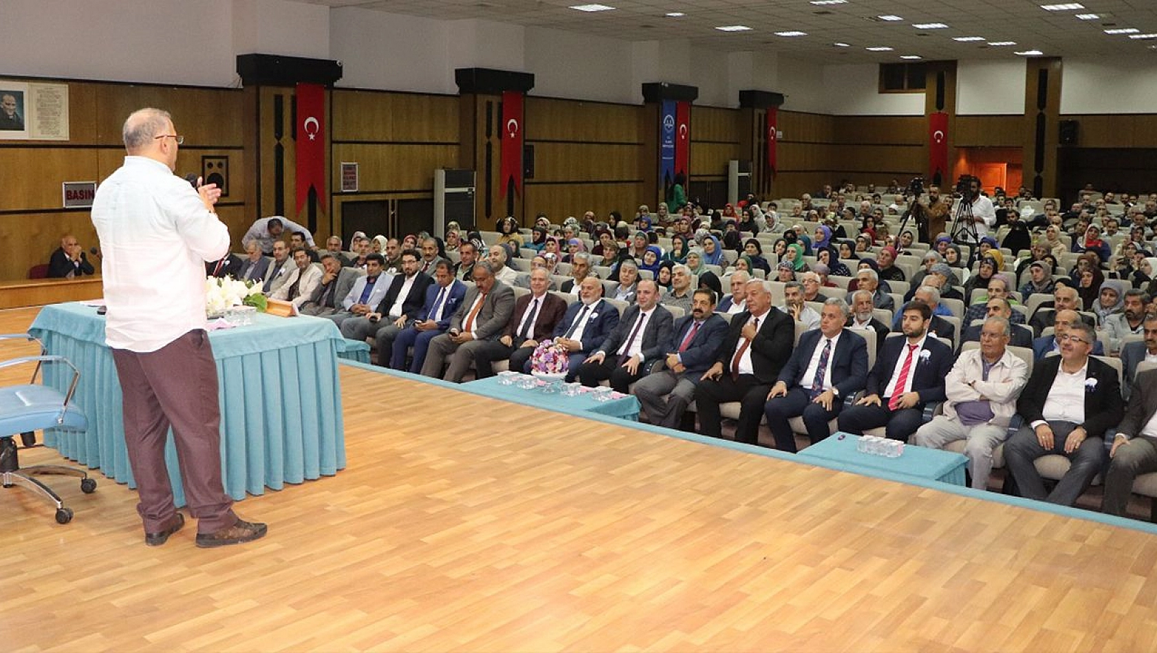 'Peygamberimiz, Cami ve İrşat' Konulu Konferans Düzenlendi