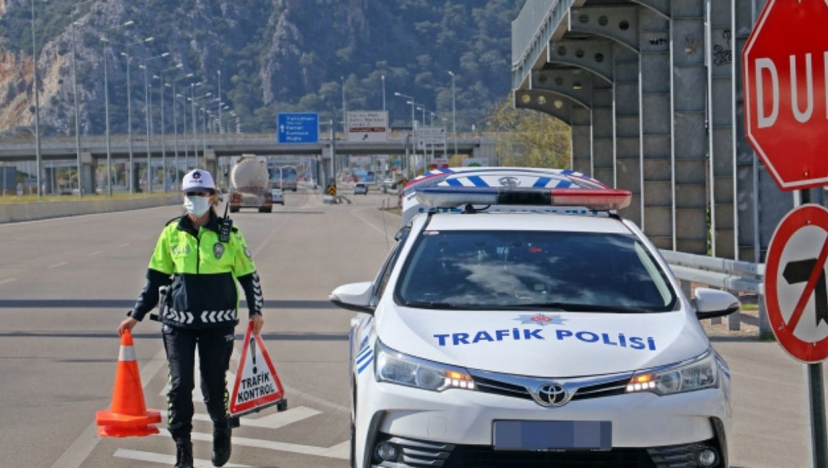 Sürücülerin elinin altında: Trafikte bunu yapana ceza!