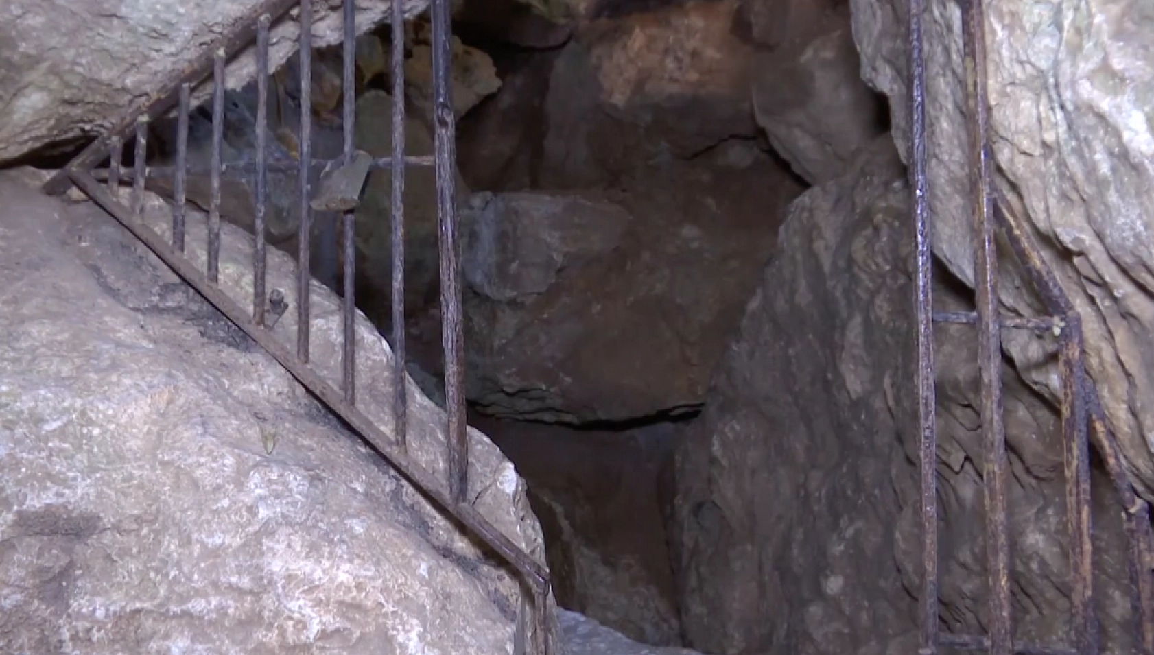 Elazığ sınırları içinde yer alıyor! Sıcak havada buz, kışın sıcak oluyor