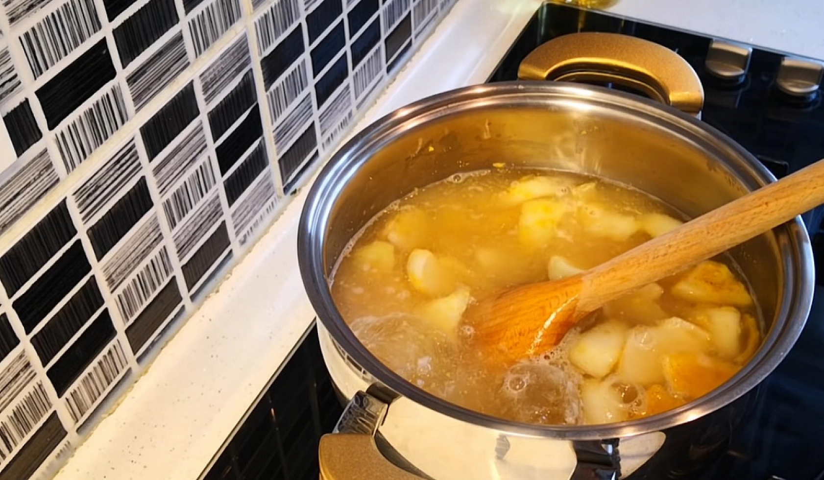 Elazığlılar bu eşsiz lezzeti severek tüketecek: İşin püf noktası Cennet Çorbasını daha lezzetli yapıyor