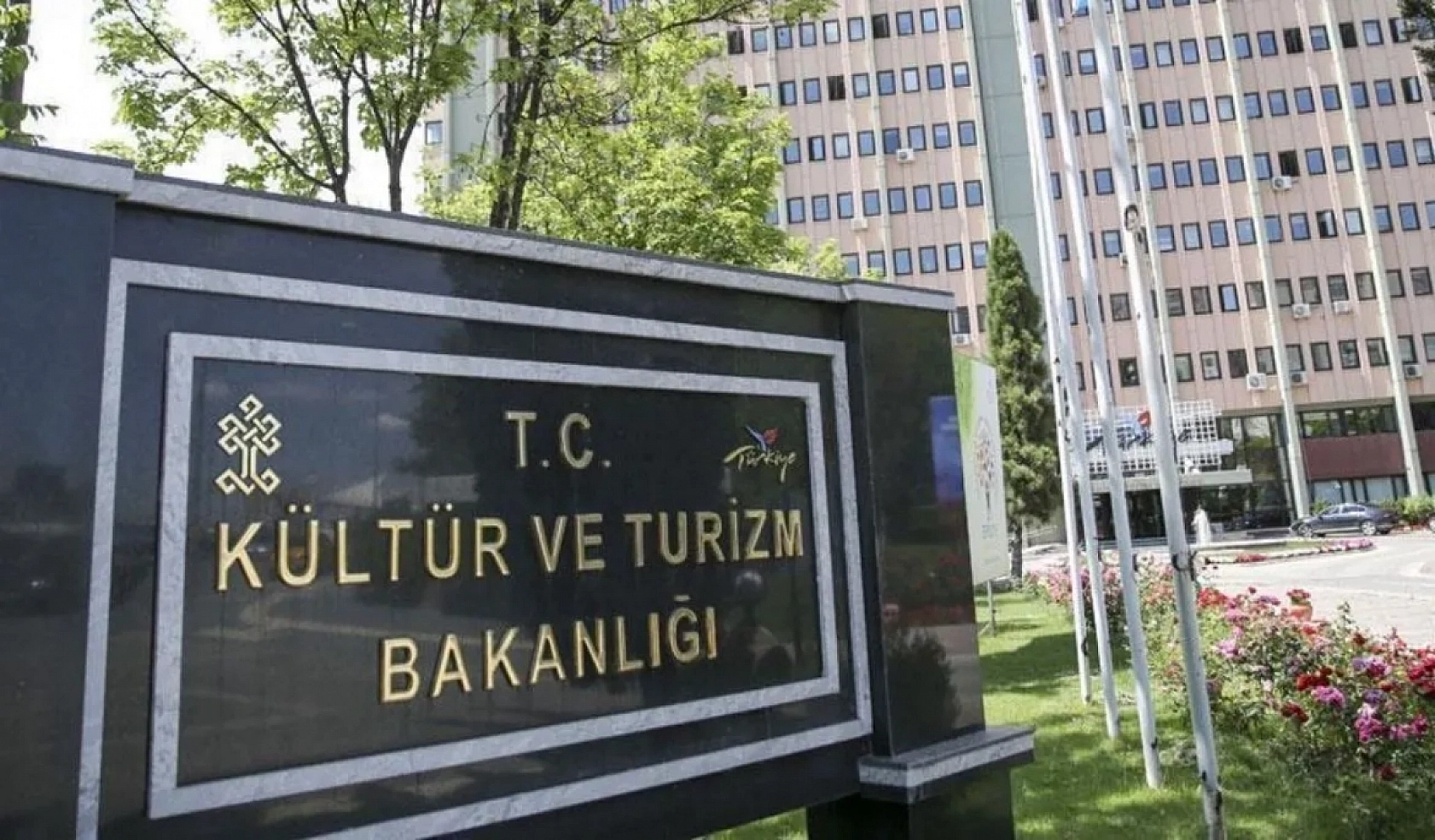 Yüzlerce kişiye istihdam: Bakanlığın personel alım detayları belli oldu