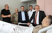 Elazığ'da il protokolü çatışmada yaralanan polisi ziyaret etti