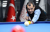 Elazığ'da yaşayan 60 yaşında Türkiye Bilardo Şampiyonu mesleğiyle dikkat çekiyor