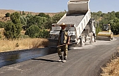 Elazığ'ın köylerinde asfaltlama çalışmaları sürüyor