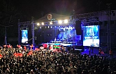 'Fırat Üniversitesi 50. Yıl Festivali' Azerin'in unutulmaz konseriyle sona erdi