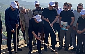 Vali Hatipoğlu, 3 bin yıllık tarihi Palu Kalesi için ilk kazmayı vurdu