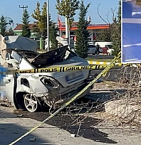 15 yaşındaki sürücü faciası: Araç ikiye bölündü, 2 ölü