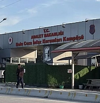 Açık görüşte korkunç anlar! Baba 4 yaşındaki kızını öldüresiye dövdü