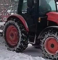 Ağın'da vatandaşlar karla mücadeleye destek verdi