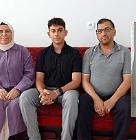 Akıllı telefonu bıraktı, tuşlu telefonla Türkiye birincisi oldu