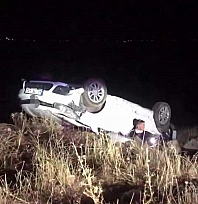 Araç şarampole yuvarlanıp takla attı: 1 yaralı