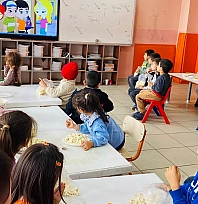 Arıcak'ta minik yürekler dostlukla buluşuyor