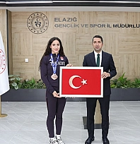 Avrupa 3.'sü Gizem Özer'den, İl Müdürü Eren'e ziyaret