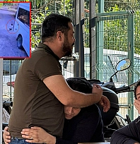 Babasının kullandığı minibüsün altında kalan bebek yaşamını yitirdi