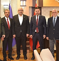 Başkan Dumandağ: 'Üreticimizin emeğini koruyan projeleri önceliklendiriyoruz'