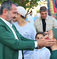 Başkan Şerifoğulları çocuklarla buluştu