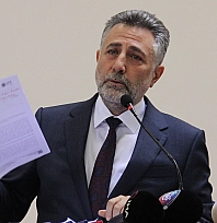 Bayraklı Belediyesi operasyonunda eski Başkan Sandal dahil 43 şüpheli adliyede