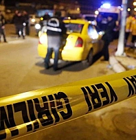 Bir kişi evinin balkonunda ölü bulundu