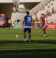 Bordo-Beyazlı camia ayağa kalkıyor