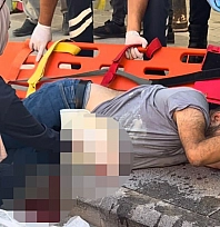 Bunalıma giren adam kendini bıçakladı