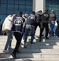 Çocuk esirgeme kurumundan ayrılan 2 kadını fuhuşa sürüklemişler