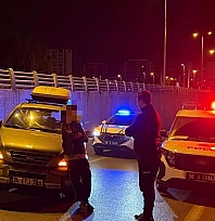 Dedesinin aracını izinsiz alan engelli sürücü kaza yaptı