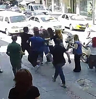 Dikiz aynasıyla dehşet saçtı: Kadın sürücü kanlar içinde kaldı