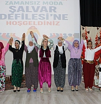 Diyarbakır'da kadın emeği ve kültür 'köklerden podyuma' defilesinde buluştu