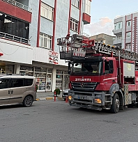 Dubleks dairede yangın: 18 kişi dumandan etkilendi
