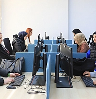 Elazığ Belediyesi Dijital Gençlik Merkezi'nde eğitimler sürüyor