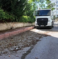 Elazığ Belediyesi, kent genelindeki temizlik çalışmalarını sürdürüyor