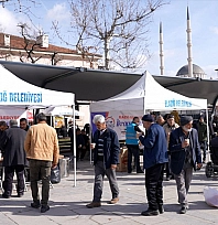 Elazığ Belediyesi'nden vatandaşların içini ısıtan sıcak ikramlar