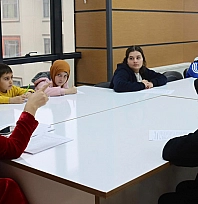 Elazığ Belediyesi'nin düzenlediği 'pozitif nesil gurup terapileri' başladı