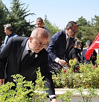 Elazığ'da 15 Temmuz programları Şehitlik ziyaretiyle başladı