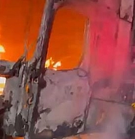 Elazığ'da alevlere teslim olan tır küle döndü