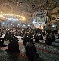 Elazığ'da Berat Kandili'nde camiler dolup taştı