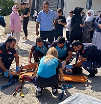 Elazığ'da bisiklet otomobile çarptı, 3 çocuk hastanelik oldu
