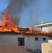 Elazığ'da çatı yangını