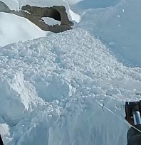 Elazığ'da çığ düşen Tirnik Geçidi ulaşıma açıldı