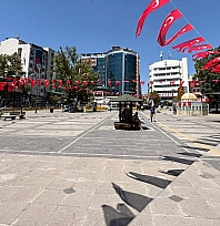 Elazığ'da çöl sıcakları hayatı durdurdu: Termometreler 38 dereceyi gösterdi