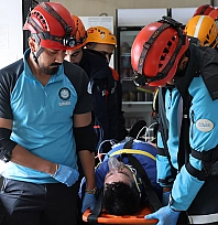 Elazığ'da deprem ve yangın tatbikatı gerçeği aratmadı