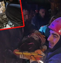 Elazığ'da depremde umut olan ses: 'Kedi sandım, bir çocuk çıktı'