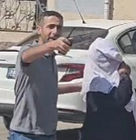 Elazığ'da dilenci kaçtı zabıta kovaladı!