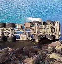 Elazığ'da facia! Beton mikseri göle uçtu