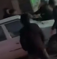 Elazığ'da gençler arasında kavga kameraya yansıdı!