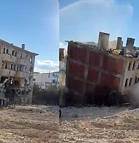 Elazığ'da iş makinesi dokundu, 5 katlı bina yerle bir oldu